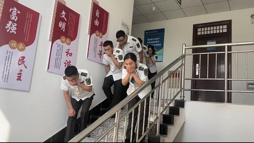 消防疏散演练图片.jpg 消防疏散演练图片.jpg