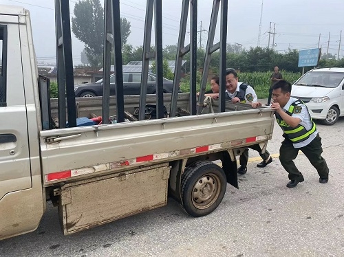 推车.jpg 推车.jpg