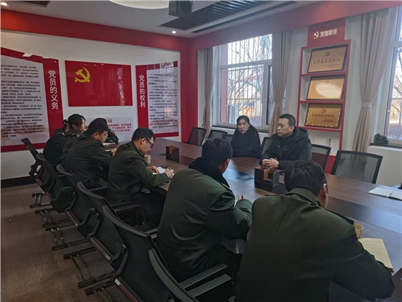 座谈.jpg 座谈.jpg