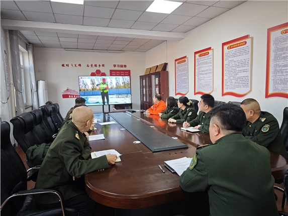 2026.01.20白合收费站组织观看《突发事件上报指引》照片.jpg 2026.01.20白合收费站组织观看《突发事件上报指引》照片.jpg